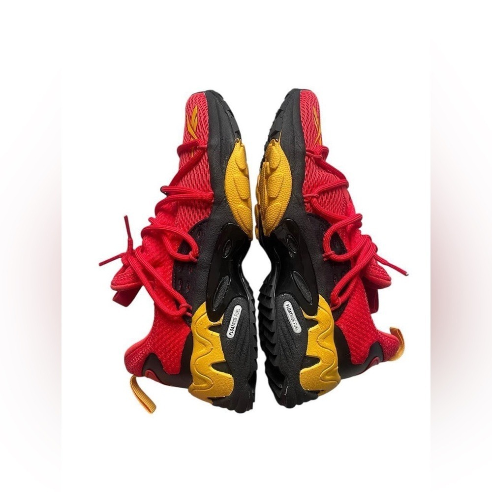 Reebok Boys Trideca 200 Running Sneakers Red Yellow Black Size 5 FW9181
